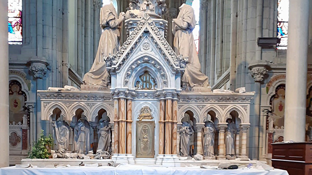 F3PaysdelaLoire's tweet photo. "Les visages de la Vierge-Marie et du Christ décapités, ça bouleverse" A Angers, l'émotion après le saccage de l'église Sainte-Madeleine https://t.co/PrGP6gvebK
#Angers #FaistDivers #Religion https://t.co/hfJTZzIp1k