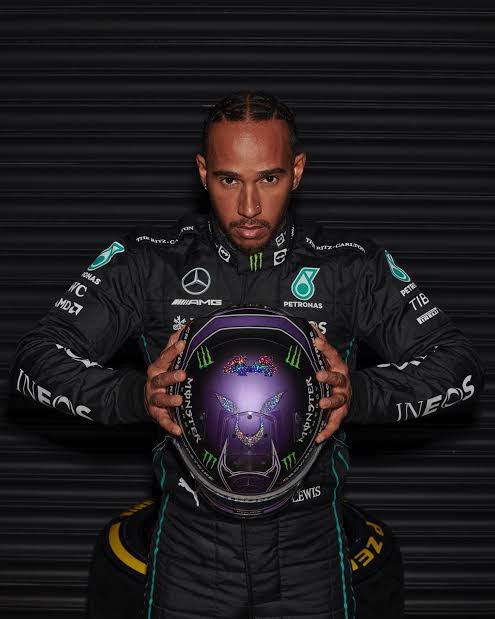 Tash1Luv's tweet photo. @SkySportsF1 Undeniably @LewisHamilton 🖤🤍💜 https://t.co/63AUNKhaED
