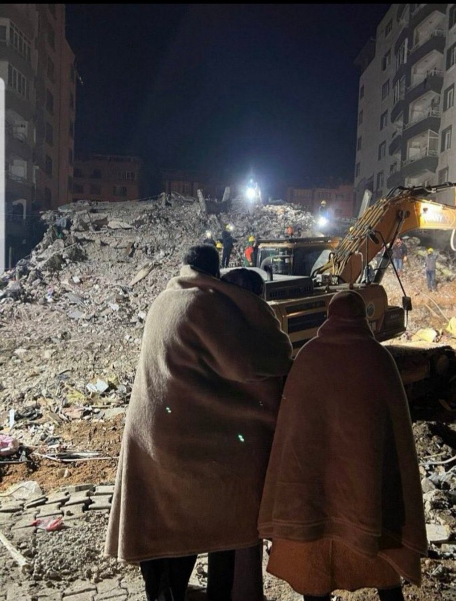 Size baharlar mı gelecek? Gelsin.
Size sözler mi söylenecek? Söylensin.
Bizim baharımız bizden çalınan çocuklarımızın annelerinin, babalarının “işte adalet bu” dedikleri gün gelecek !
O sözü verin Kıbrıs’a!
Bize bahar başka türlü GEL - MEZ !
#isiassuçmahalli