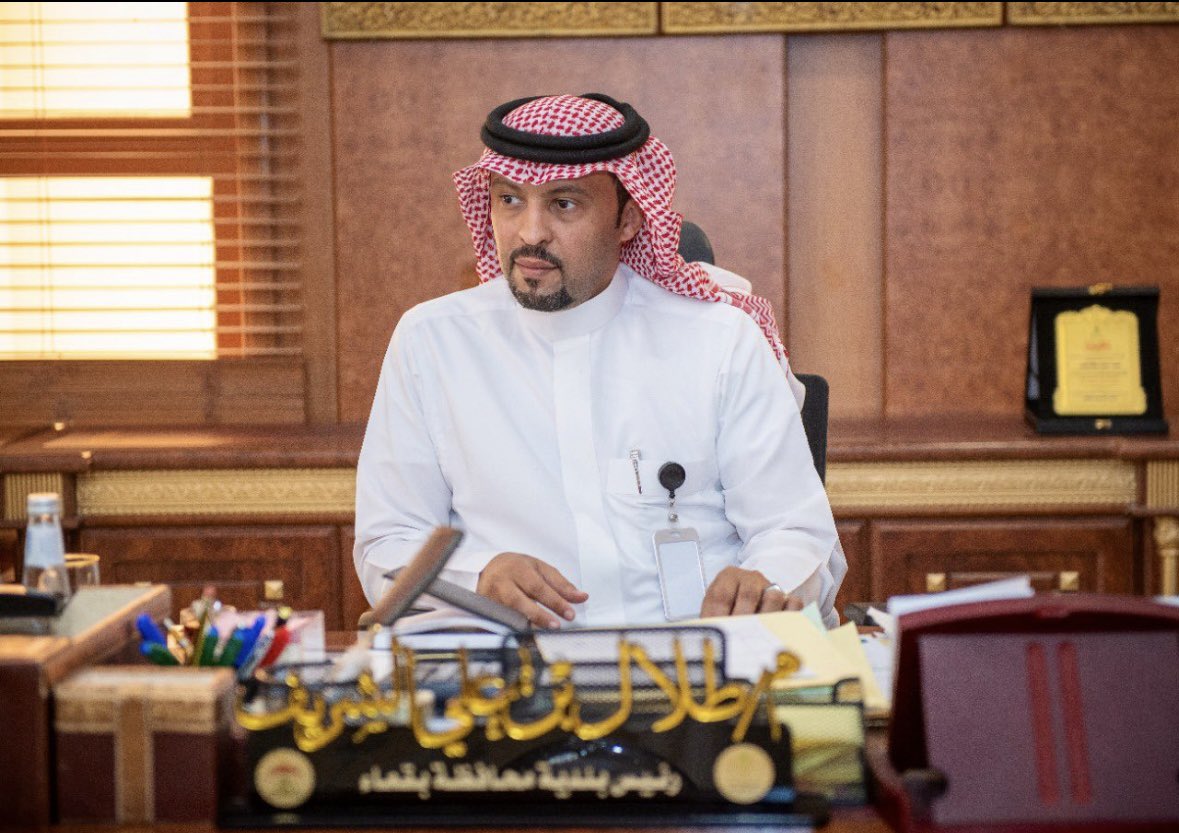 azoz6670's tweet photo. @baladehbaqa شكراً لسعادة رئيس بلدية محافظة بقعاء المهندس طلال بن علي الشريف ، شكرا لأمين منطقة حائل لهذا الإختيار نعم الرجل المناسب بالمكان المناسب يعمل ليلاً نهاراً من أجل إبراز المحافظة بأجمل صورة ، لاحظنا تغير جذري بمحافظة بقعاء للأفضل ، من لا يشكر الناس لا يشكر الله …. والشكر موصول إلى ��ميع منسوبين بلدية محافظة بقعاء على الجهود المبذولة