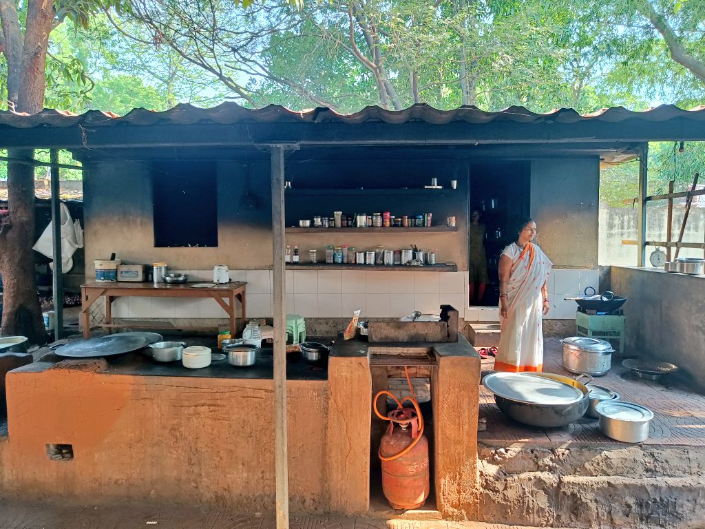 pattnaik_swati's tweet photo. A Kitchen to Love.
#traditionalTouch #earthyTones #koraput https://t.co/dy8SwegFau