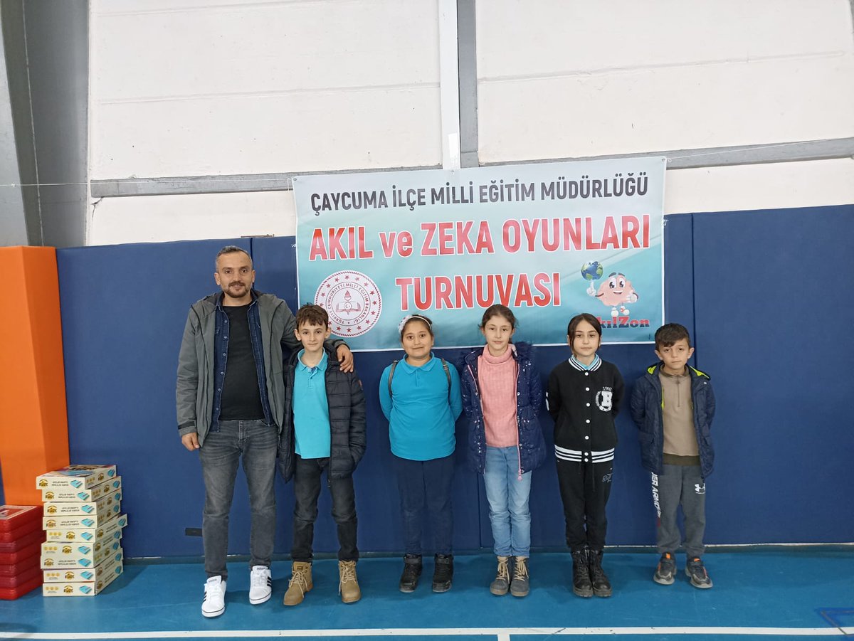 İlçede yapılan Akıl ve Zeka Oyunları turnuvasına okulumuz 5 branştan da katılım gösterdi. <a href="/hknkadi/">Hakan Kadı</a> <a href="/caycumailcemem/">Çaycuma İlçe Milli Eğitim Müdürlüğü</a> <a href="/ismailbas67/">İsmail BAŞ</a> <a href="/ZonguldakMEM/">Zonguldak İl Millî Eğitim Müdürlüğü</a> <a href="/tayfundurhan/">tayfundurhan</a> nebiogluilkokulu.meb.k12.tr/icerikler/akil…