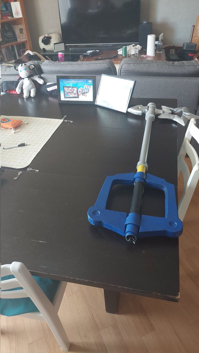 FloraCoquelicot's tweet photo. We're trying a homemade Kingdom Hearts TTRPG tonight and both the DM and I got carried away
(Huge thanks to @MHeartz97 for the Book of Prophecies / DM Screen design, and we've got the KHUX crew by @Nijuukoo watching over us) https://t.co/vkNKagOx3z
