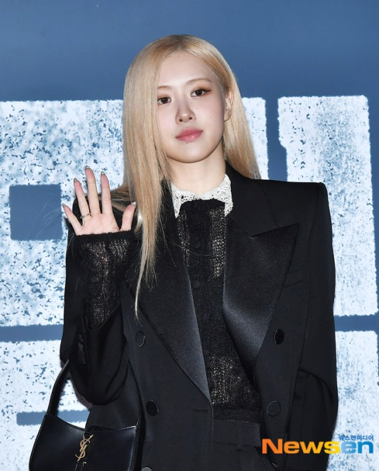 pannchoa's tweet photo. International fanwars between ARMYs and BLINKs reach Korea following YG's clarification about Rose's drugs rumors
https://t.co/aqW7DAT66w https://t.co/jNudDc5Qwe