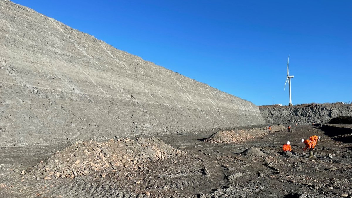 yorksgeolsoc's tweet photo. Great news! 
We have a new webinar scheduled for April 27th, Tom Berry of @JacobsConnects will be talking to us about the mechanical properties of mudstones and shales with reference to their use in the disposal of radioactive waste!

Find out more here: 
https://t.co/0kmn2TpbfM https://t.co/zsN27z1c6R
