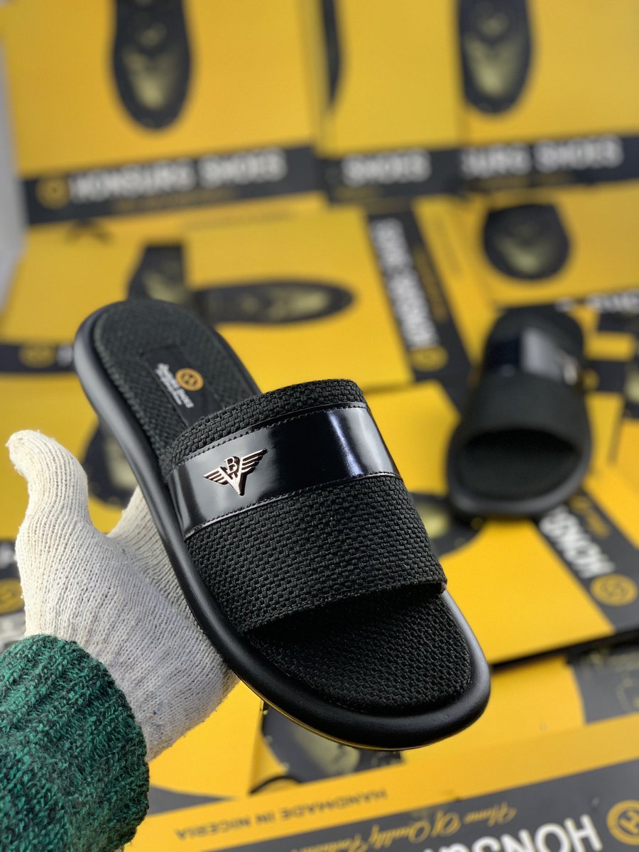 Honsurg1's tweet photo. I use God beg YOU, please help retweet 🤲🤲

Slide 1: Brown Luxee
Slide 2: Black Luxee
Slide 3: Cream Luxee

They available in all sizes for N20,000 + free delivery to your doorstep.

To order you can Dm or WhatsApp https://t.co/Af7Dkbr5wj

We’re expecting you in the DM now https://t.co/0aVIN8kbkO
