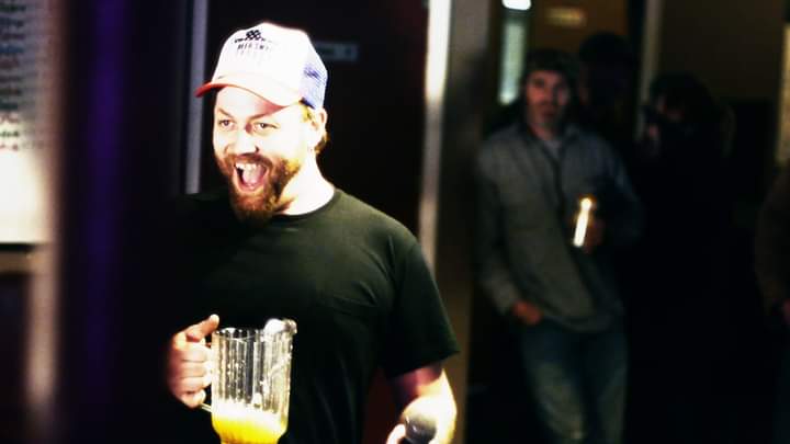 AFNjessie's tweet photo. That's not a pitcher of budlight 😆😆 probably IPA, lol .. https://t.co/T5w2iScuGY