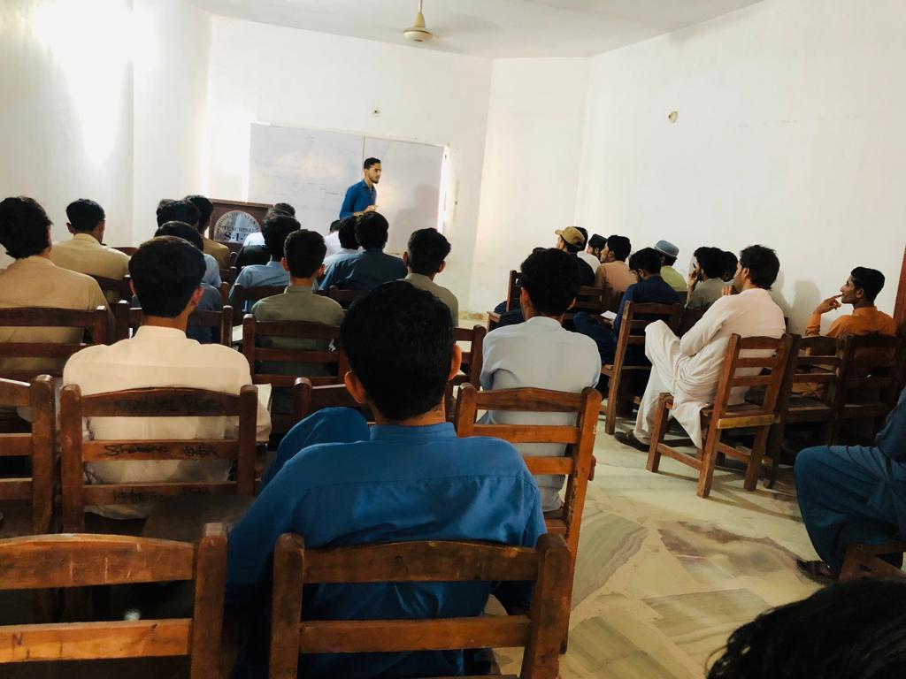 SIT_language's tweet photo. SIT Readers' Club held a book review session on Saturday, April 8th. The session's presenter was Irfan Baloch, a staff member at SIT Hub. He gave his excellent review of the 1984 book by George Orwell. With its Readers' Club, SIT aims to promote reading and writing culture. https://t.co/RsOwviogfc
