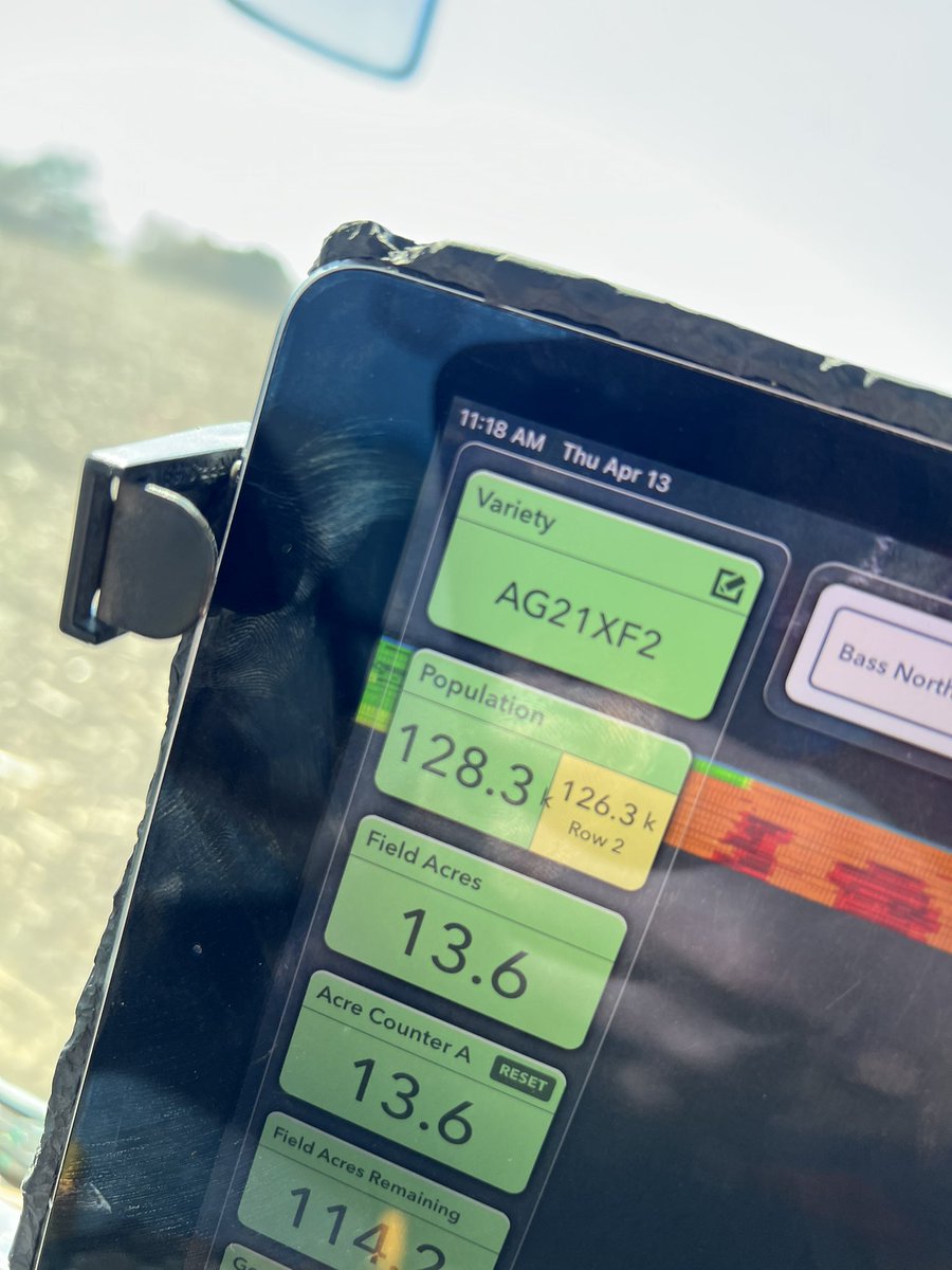 JimDonnelly1's tweet photo. I already wish we planted more of these.    And by more I mean more acres not more seeds/ac. I’m good with pop. @Asgrow_DEKALB @DKAS_NIL https://t.co/TaEQb4yZLy