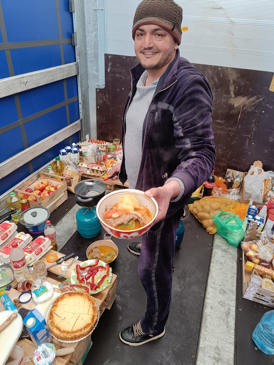 FaireMobilitaet's tweet image. Zusammenhalt in  #Gräfenhausen auch heute ungebrochen. Das gilt auch für den  Besucherstrom aus Gewerkschaften, Landes- und Bundespolitik und von  Pressevertreter*innen. Toll auch die vielen LKWs, die am Platz solidarisch grüßend vorbeifahren. 
@_verdi @dgb_news @SKoerzell