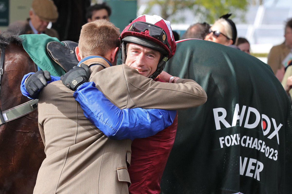 amajox's tweet photo. Congrats @amajox @willbiddick WINS 🦊#Foxhunters @aintree #FamousClermont @CBarberRacing #27ran #topride #topjock #champ #daytoremember #loveAintree ❤️@Point2PointAuth @THEPPORA @PointingDC @GoPointing #photocredit @deborahburt1 🌟👌🏇👏👏👏 https://t.co/eV6Drps6KL