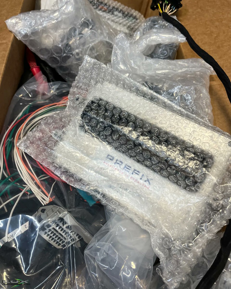 LuxPerformance's tweet photo. Special delivery from Prefix in Detriot! Let the wiring maze begin!
#LuxPerformance https://t.co/kdn17JULkv