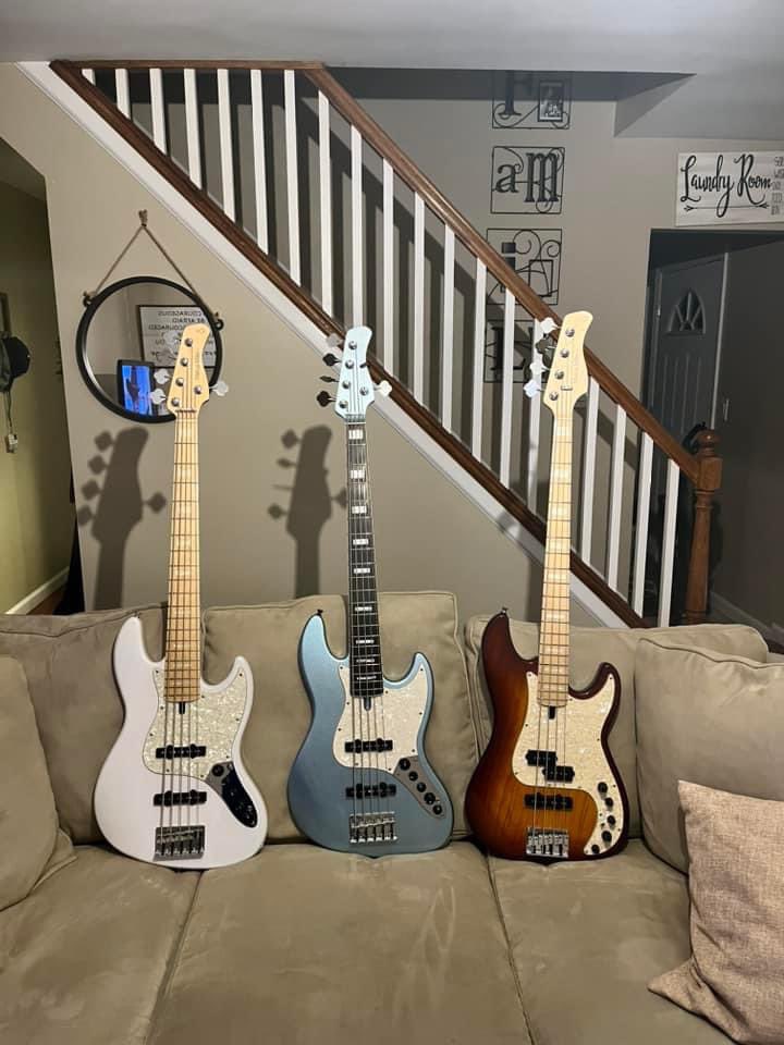 sireusaofficial's tweet photo. Flex and play your Sire gears anywhere! What does your Sire collection consist of? Hereโs Carlos Velezโs Sevens. Show us yours. Grab your new gears now from any Sire dealers near you.
#JoyOfMusic #SireV7 #SireP7 #MarcusMiller #SolidSire https://t.co/bcgzpkwrNi
