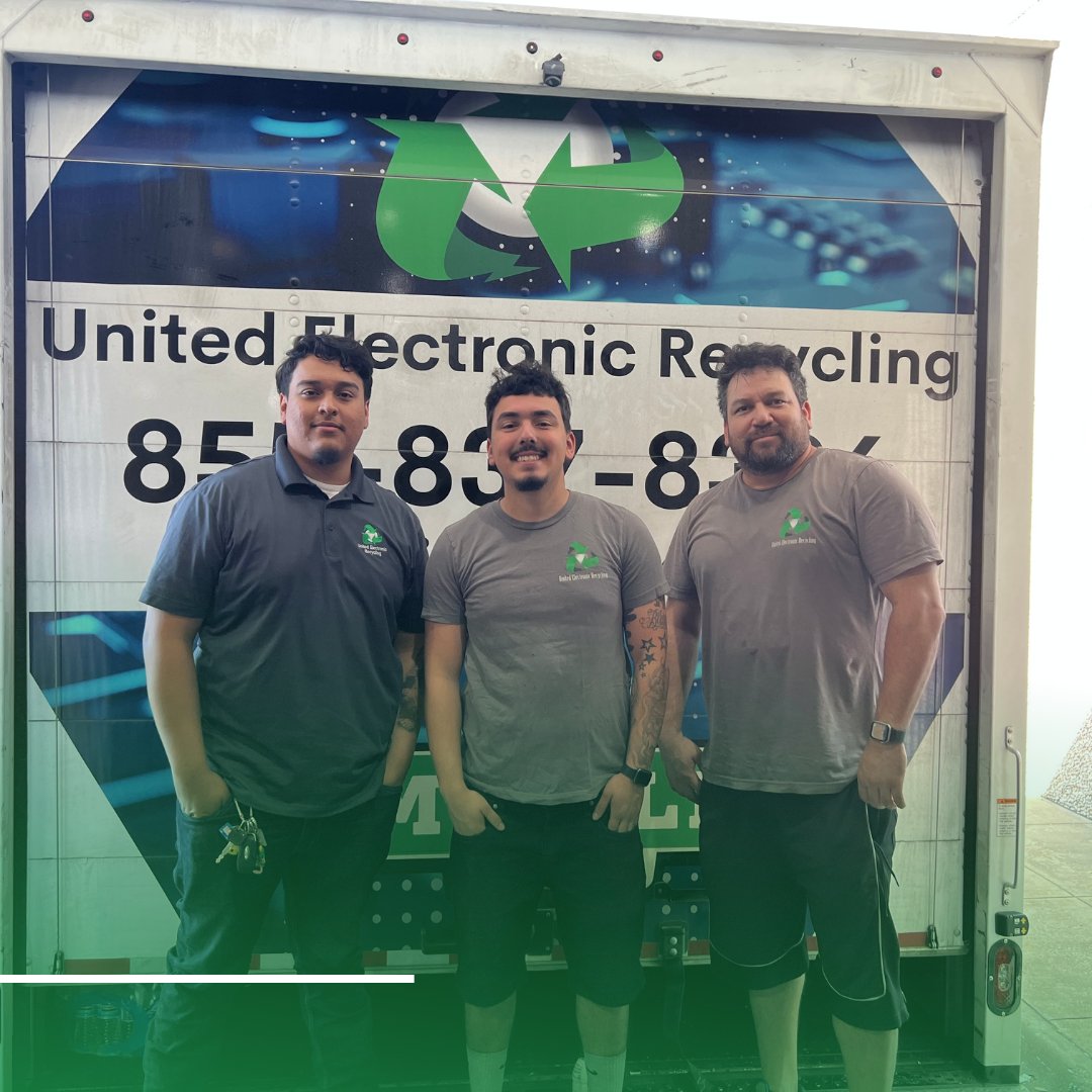 UERTeam's tweet photo. Our team members are headed out to Oklahoma for a recycling event♻️🚚🔌

#earthmonth #recycling #Oklahoma https://t.co/bTchkxOBoO