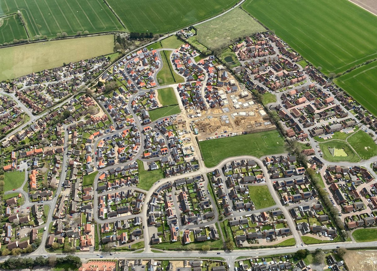 AbelHomes's tweet photo. Swan's Nest #Swaffham in all it's glory in the sunshine. Phase 5 of this site is progressing well. #newhomes #norfolk #aerialphotography #energyefficient https://t.co/ZiKeIhjego