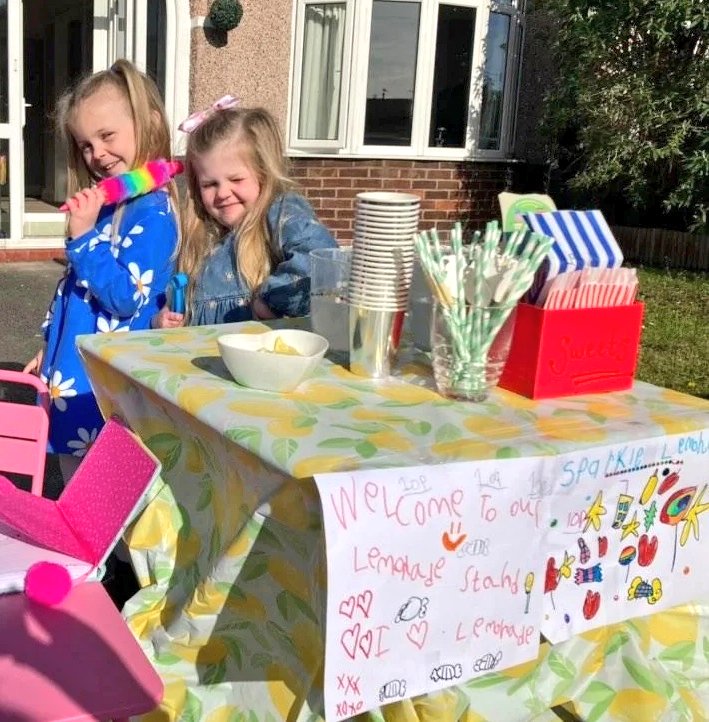 janesshoeboxes's tweet photo. These lovely pupils from @ysgolbrynhedydd ran a lemonade stall&amp; donated £10 of their takings to #northwalesshoeboxappeal  Girls your kindness&amp;generosity is overwhelming!We promise EVERY penny will be wisely spent! #supportinglinktohope #supportingourlocalcommunity #shoeboxappeal https://t.co/aqYDPsmGVU