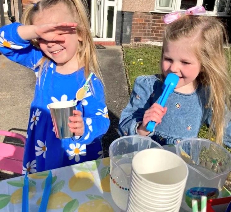 janesshoeboxes's tweet photo. These lovely pupils from @ysgolbrynhedydd ran a lemonade stall&amp; donated £10 of their takings to #northwalesshoeboxappeal  Girls your kindness&amp;generosity is overwhelming!We promise EVERY penny will be wisely spent! #supportinglinktohope #supportingourlocalcommunity #shoeboxappeal https://t.co/aqYDPsmGVU