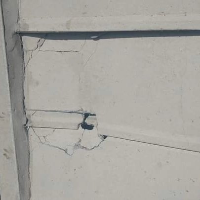 OMFA_Refugio's tweet photo. Destruyeron el refugio..  
Hace 3 dias nos llamaron vecinos para contarnos que atacaron el refugio a mazazos. Todo después que ya pasó porque en el momento "nadie escuchó nada".
Destruyeron parte de la pared nueva, arrancaron la puerta y mataron un rescatado https://t.co/pzxqKn1MCm