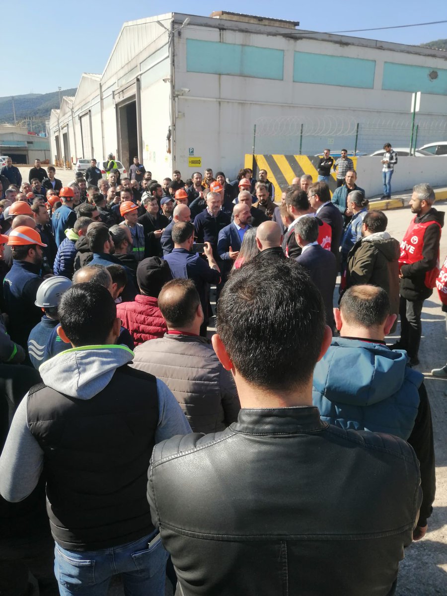chpkorfezilce's tweet photo. İlçemizde faaliyet gösteren Gübretaş fabrikasında çalışan işçi kardeşlerimizin sesini duyurmamız lazım.
Petrol İş Sendikası’nda örgütlü olan Gübretaş işçileri insanca yaşayabilecekleri bir maaş istiyor.

#chpkörfez https://t.co/sVZ2MUIzeE