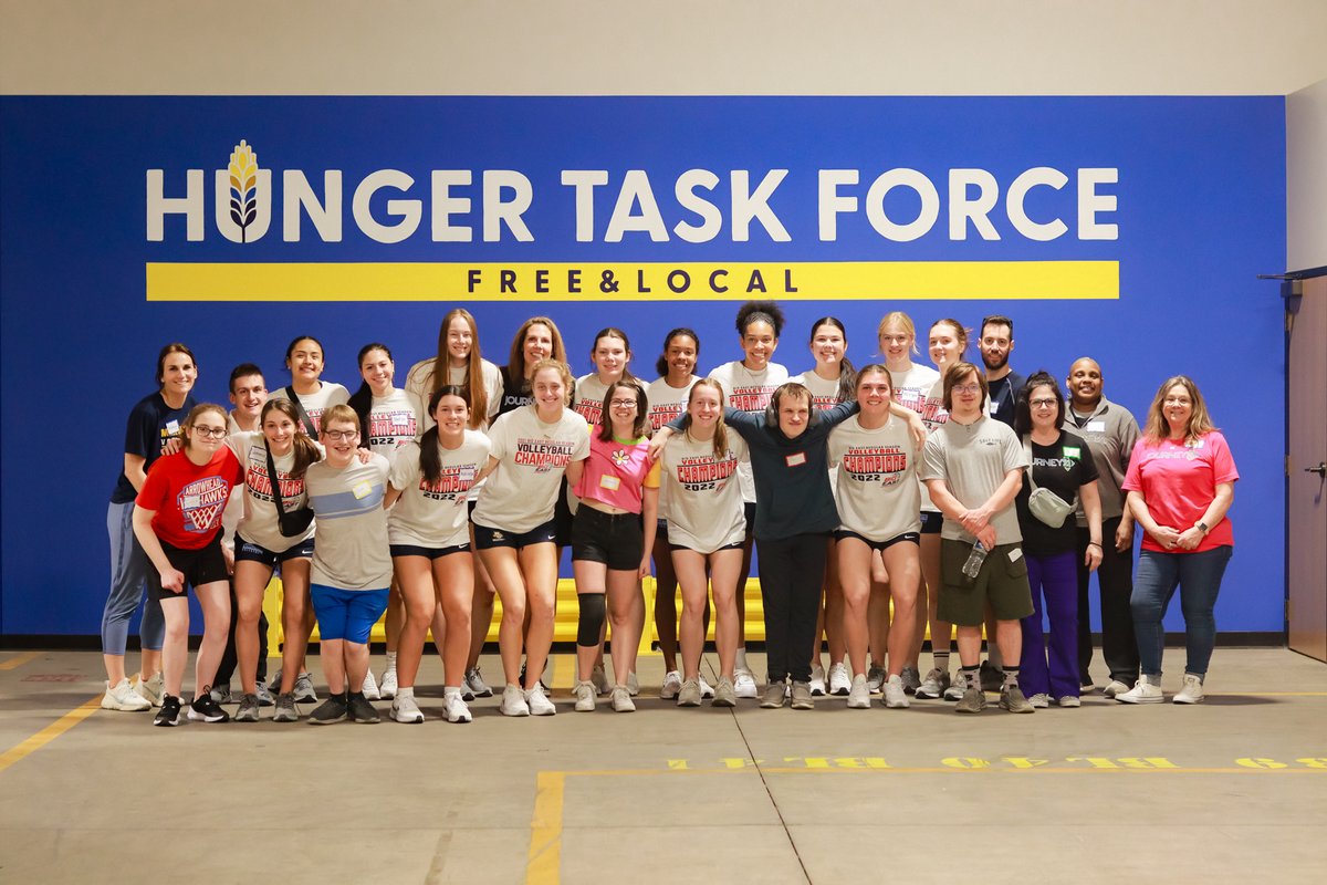 hungertaskforce's tweet photo. Bump. Set. Spike! 🏐 This week, @MarquetteVB joined volunteers from Journey 21, a WI nonprofit that provides supportive living and learning options for adults with intellectual or developmental disabilities (IDD), to build nearly 300 #Stockboxes for local seniors. #wearemarquette https://t.co/nCwJ9ezPBo