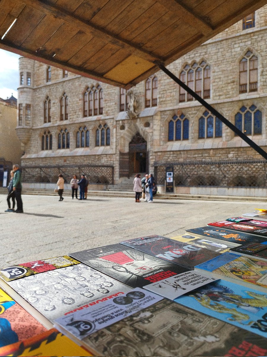 pezdeplata's tweet image. ¡Ya estamos en #León! Hasta el sábado frente a la Casa #Botines, compartiendo caseta con nuestros amigos de @MrGriffin_edit 🥳

#fee #leonesp #menoslobos #pezdeplata