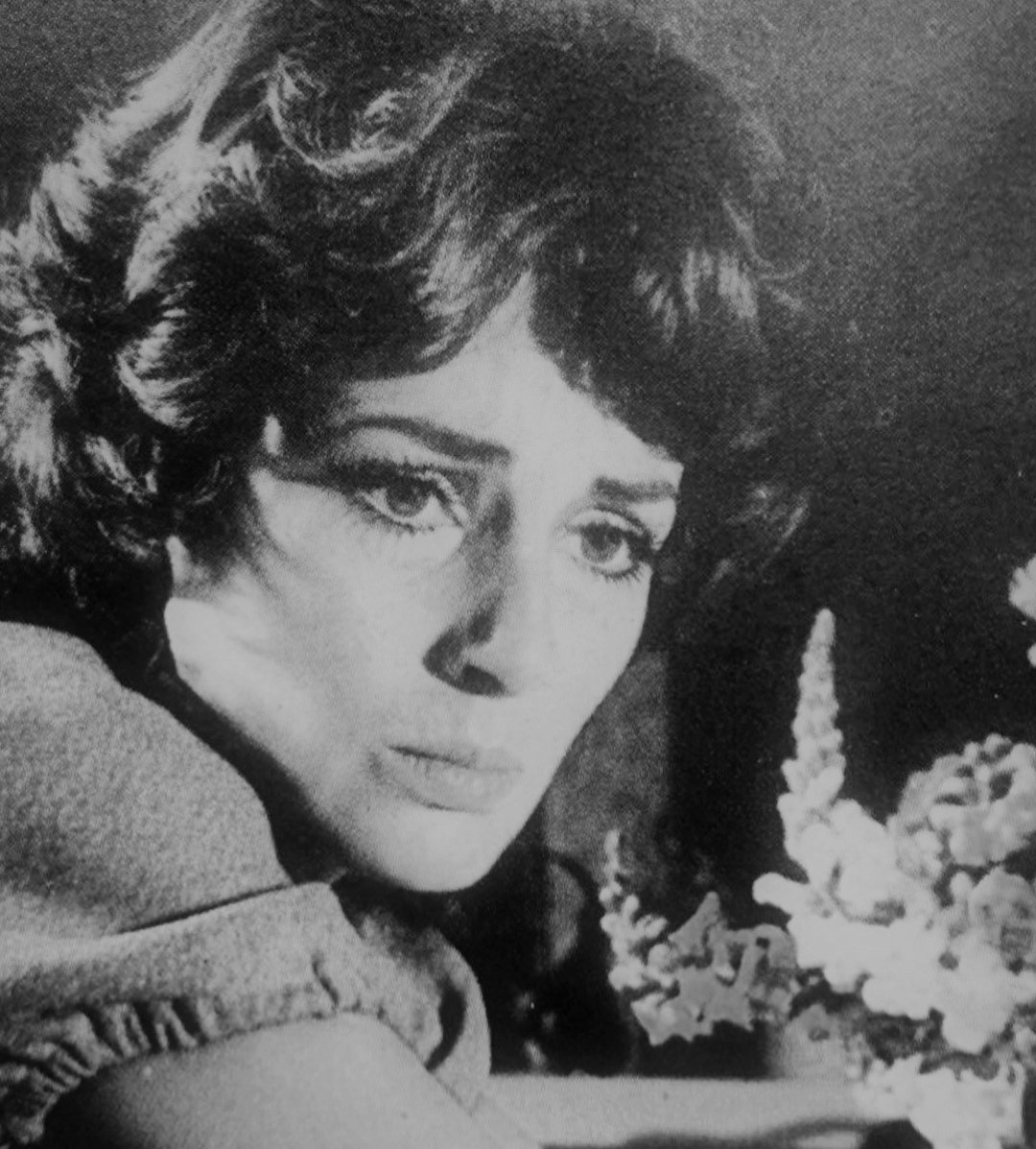 Helesisters's tweet photo. Gracias a #katarina por regalarnos tan preciosas imagenes
Magic #HelenaRojo 💜
Recuerdo de una #fotonovelamexicana
#FelizJueves a todas y a todos
#alwaysmile https://t.co/VyRdlzneOW
