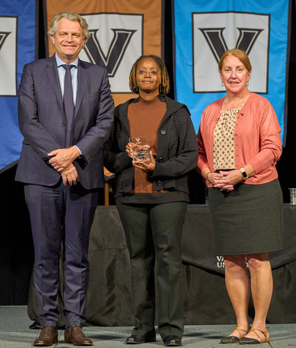 VUSociology's tweet photo. Congratulations to @Prof_EPatterson on winning the Joe B. Wyatt Distinguished University Professor Award.
Click the link below to read more.

Way to go!!!  🥳

https://t.co/hhqVArjCKF

@VanderbiltU 
#vandyu #sociology #facultyawards #joebwyattaward #evelynpatterson https://t.co/iPynVNIzl1
