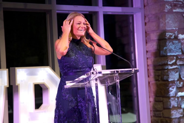 MantlePackaging's tweet photo. #TBT to the RVBA awards, which was yet again an incredible night 🍾🥂

Another huge congratulations to @LaLocanda who were the winners of our sponsored award for ‘Hospitality Business’, which Laura had the pleasure of presenting!

Already looking forward to #RVBA2024 🎉🎊 https://t.co/LTI59AVkUx