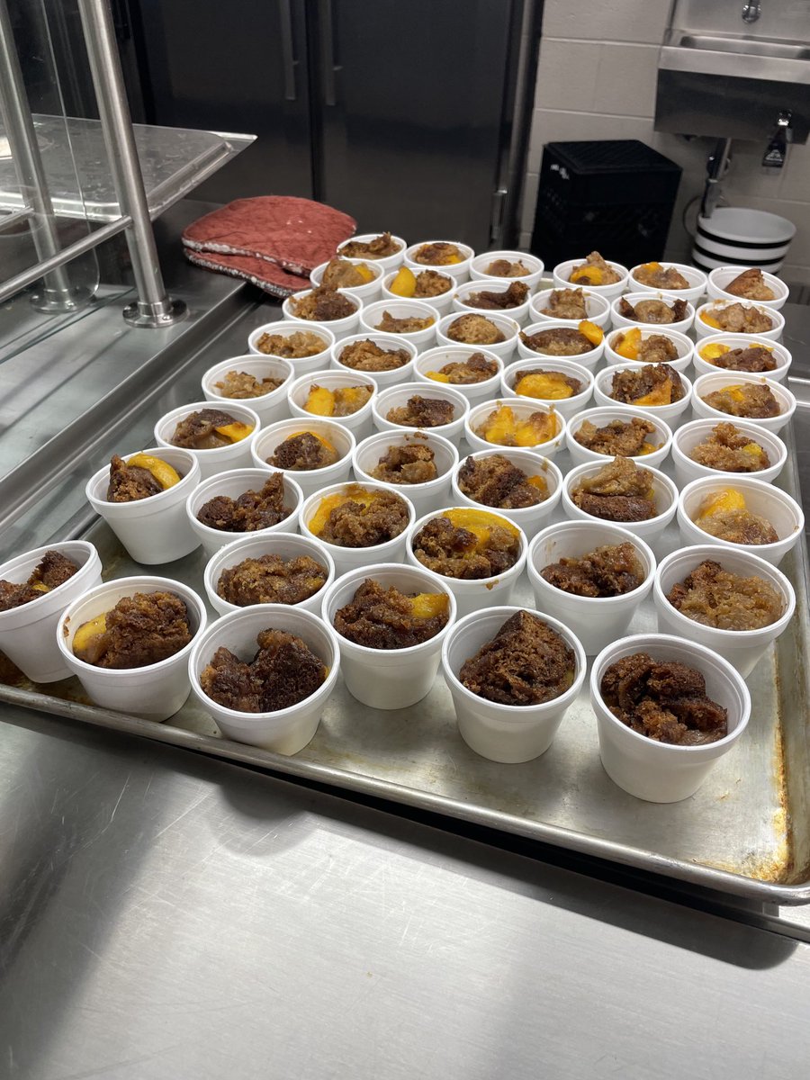 Eddiemurphree's tweet photo. National Peach cobbler day ⁦@LunchroomsACS⁩ ⁦@AHS_Alabama⁩ ⁦@AthensALSchools⁩ https://t.co/Z9fp3DIZII
