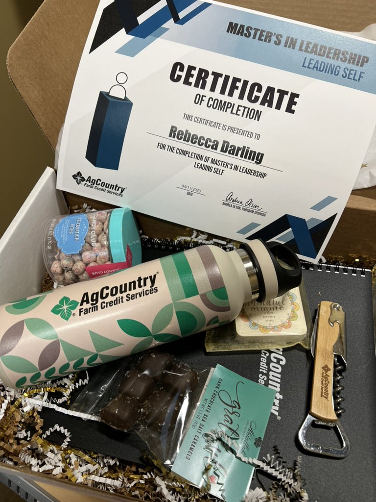 AgCRebeccaD's tweet image. Fortune to work for @AgCountry 
Not only do they prioritize employee personal and professional development but also created a leadership program for professional development 

#LearnwithAgC #AgCountryproud