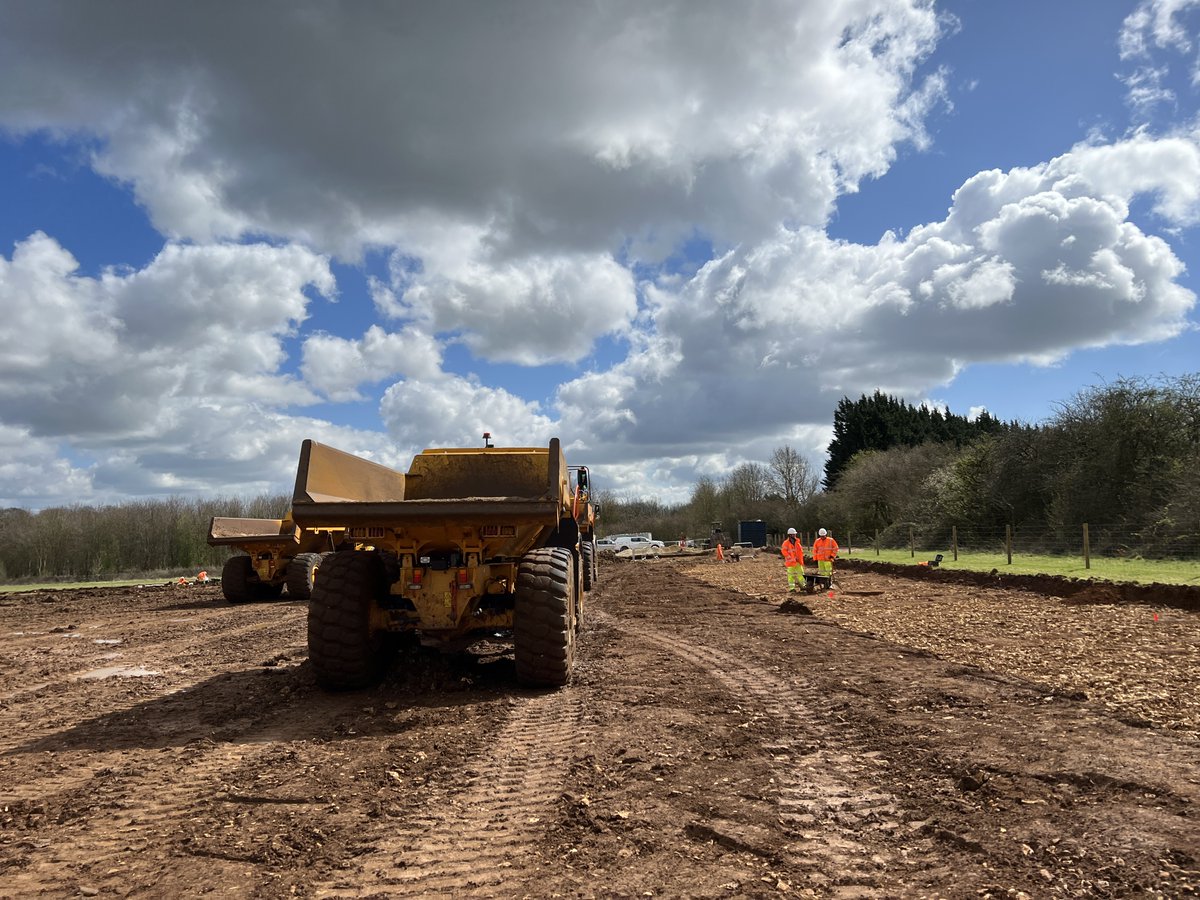 Knibbsey's tweet photo. Work is finally starting! Archaeological excavations on 33 hectares of land for the long awaited #A417MissingLink project are underway. I've been to the site to see what's been found. The road is scheduled to open fully in 2027 after decades of debate. More @bbcpointswest https://t.co/ZhEY0ib2GZ