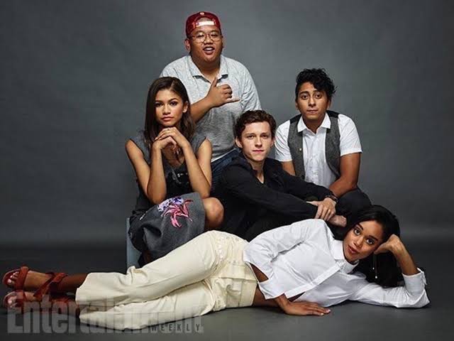 RPEWeekly's tweet photo. © 𝘚𝘢𝘯 𝘋𝘪𝘦𝘨𝘰 𝘊𝘰𝘮𝘪𝘤 𝘊𝘰𝘯 › #RPEWeekly 
#SDCC › Photoshoots and Interviews 
Jude Vettel, Caroline S. Hugo, Harvey Buhaje, Alice Di Veneto and the rest of the cast of #SpidermanHomecomingRP🕸️ together for the first time. https://t.co/cWIgpk1ZDR