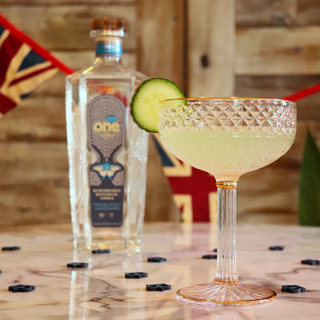 TheSpiritOfOne's tweet photo. Not long till Coronation weekend and we have the perfect cocktail to help you celebrate! 👑 Follow the link the below to see how to shake it up!
https://t.co/7OpjnfWeyK
#OneGoodVodka #cocktail #Coronation #Martini #Cucumber https://t.co/gvUFgn942g