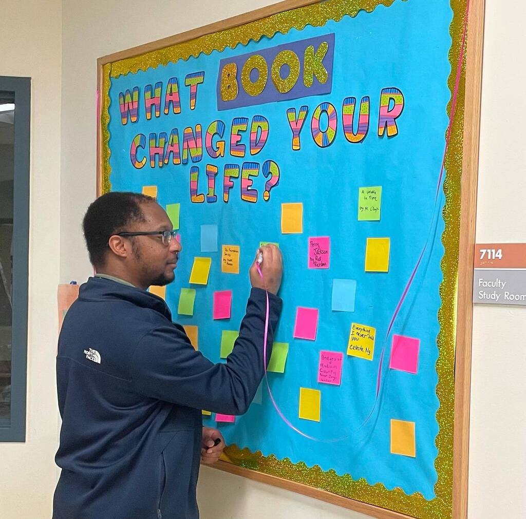 NSHSLibrary's tweet image. Vice Principal Williams adding to our board today — What Booked Changed Your Life? Comment below if you can’t stop by the NSHS Library to do it IRL. instagr.am/p/Cq-4j1SO71L/