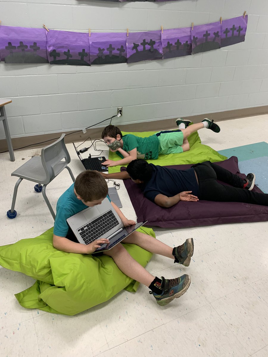 Tech club getting comfy today! Using Educational Minecraft and Tinkercad to work on collaboration skills. @AngelsOCSB #grade4tech