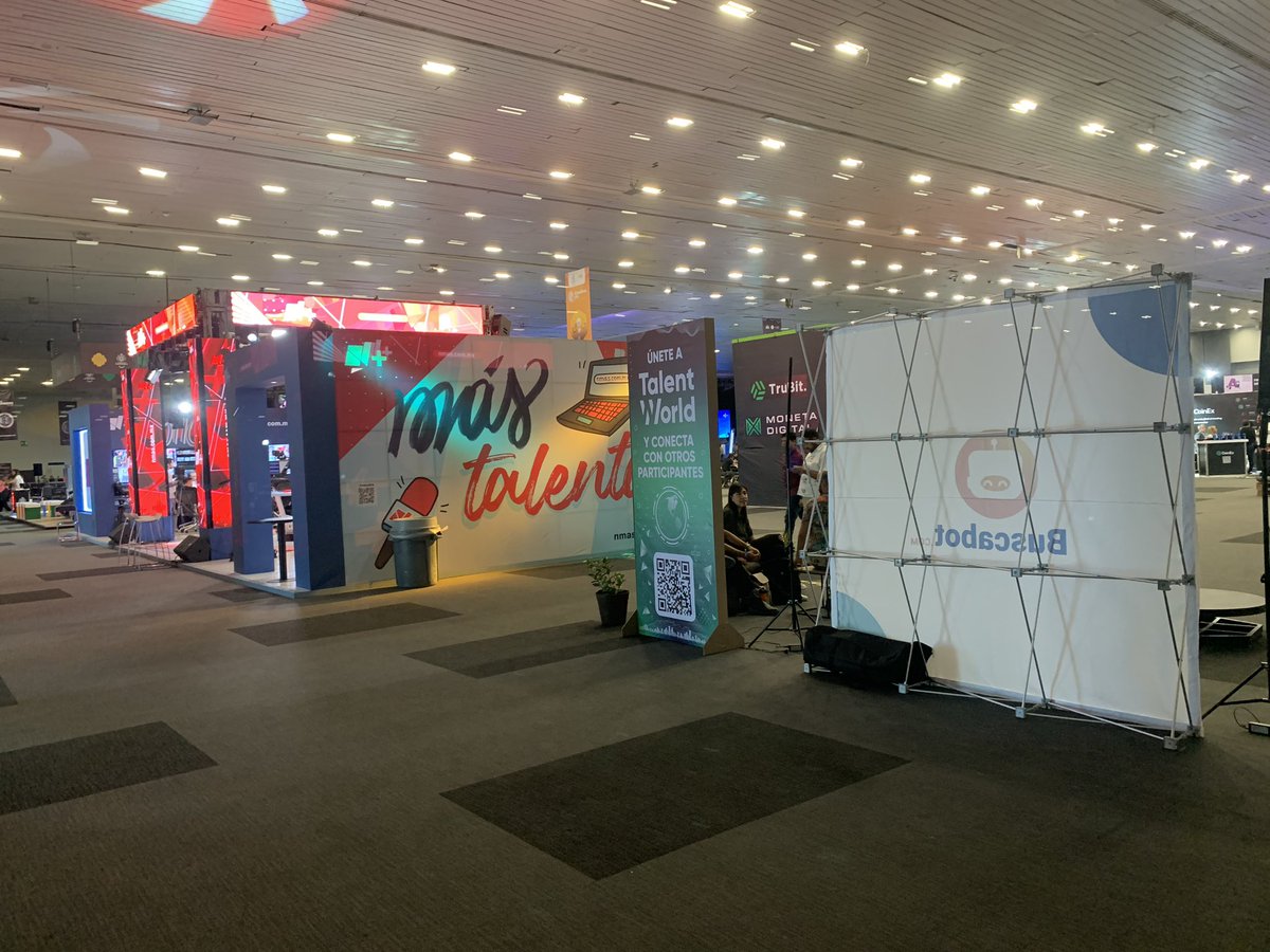 esportsChivas's tweet photo. Estamos en #TalenLand los esperamos a las 11:30 AM en el escenario #CreativeLand para hablar de lo que más nos gusta, LOS ESPORTS 👊🏻💥

Habrá dinámicas y regalitos bien padres 😏

#SomosDistintos 🦾 https://t.co/PjK4pCZLoC