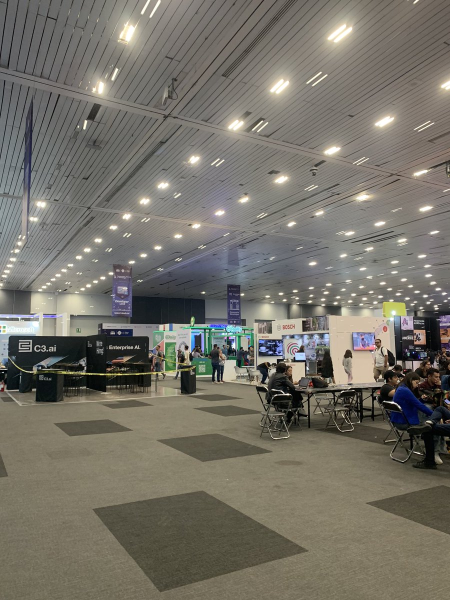 esportsChivas's tweet photo. Estamos en #TalenLand los esperamos a las 11:30 AM en el escenario #CreativeLand para hablar de lo que más nos gusta, LOS ESPORTS 👊🏻💥

Habrá dinámicas y regalitos bien padres 😏

#SomosDistintos 🦾 https://t.co/PjK4pCZLoC