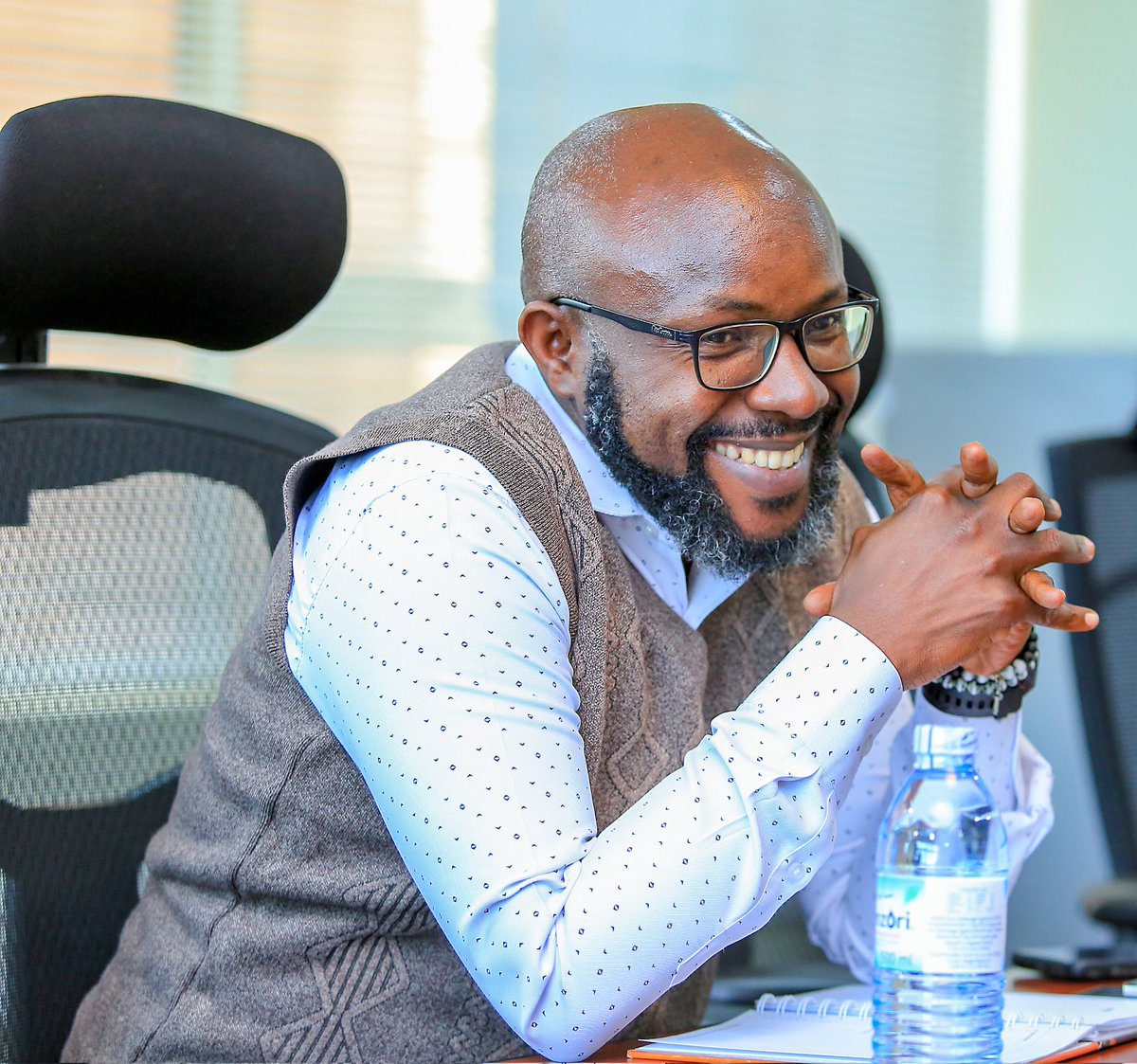 nyamadon's tweet photo. Held discussions with @AbsaUganda top management led by MD Mumba Kalifungwa, as we sought to appreciate the bank, not just as a client but a business partner of @VisionGroup . Thanks for hosting us. @newvisionwire #VisionUpdates #NVCustomerWeek https://t.co/OEeZ43boJf