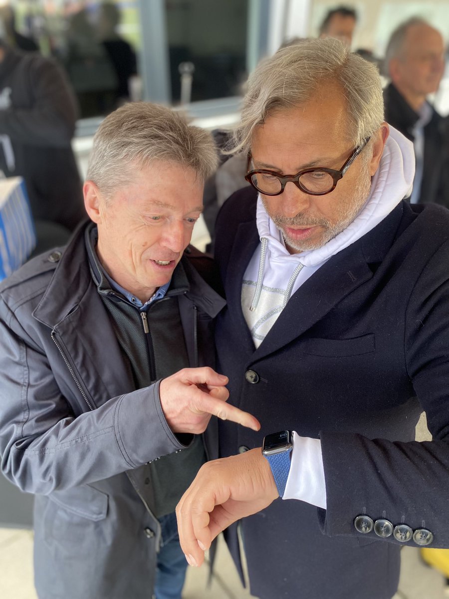 pulse_day_'s tweet photo. Pre Game Pulse Taking … @purerfellner checking Jimmy Hartwigs pulse 🫀 @AGEP_DGK @AGEP_DGK @Herzstiftung @EHRAPresident #feelthepulse #keepyourrhythm https://t.co/tFnLTa8HGw