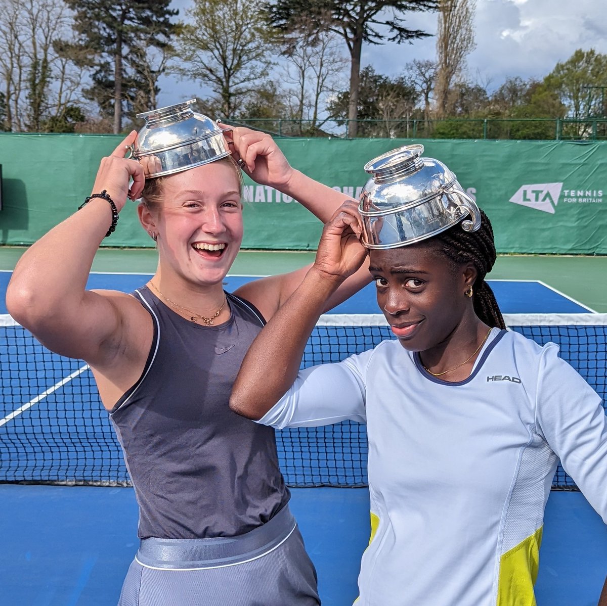 How good has your day been on a scale of 1 to Ellie Blackford and Given Roach?

🏆🎩😂 #JuniorNationals