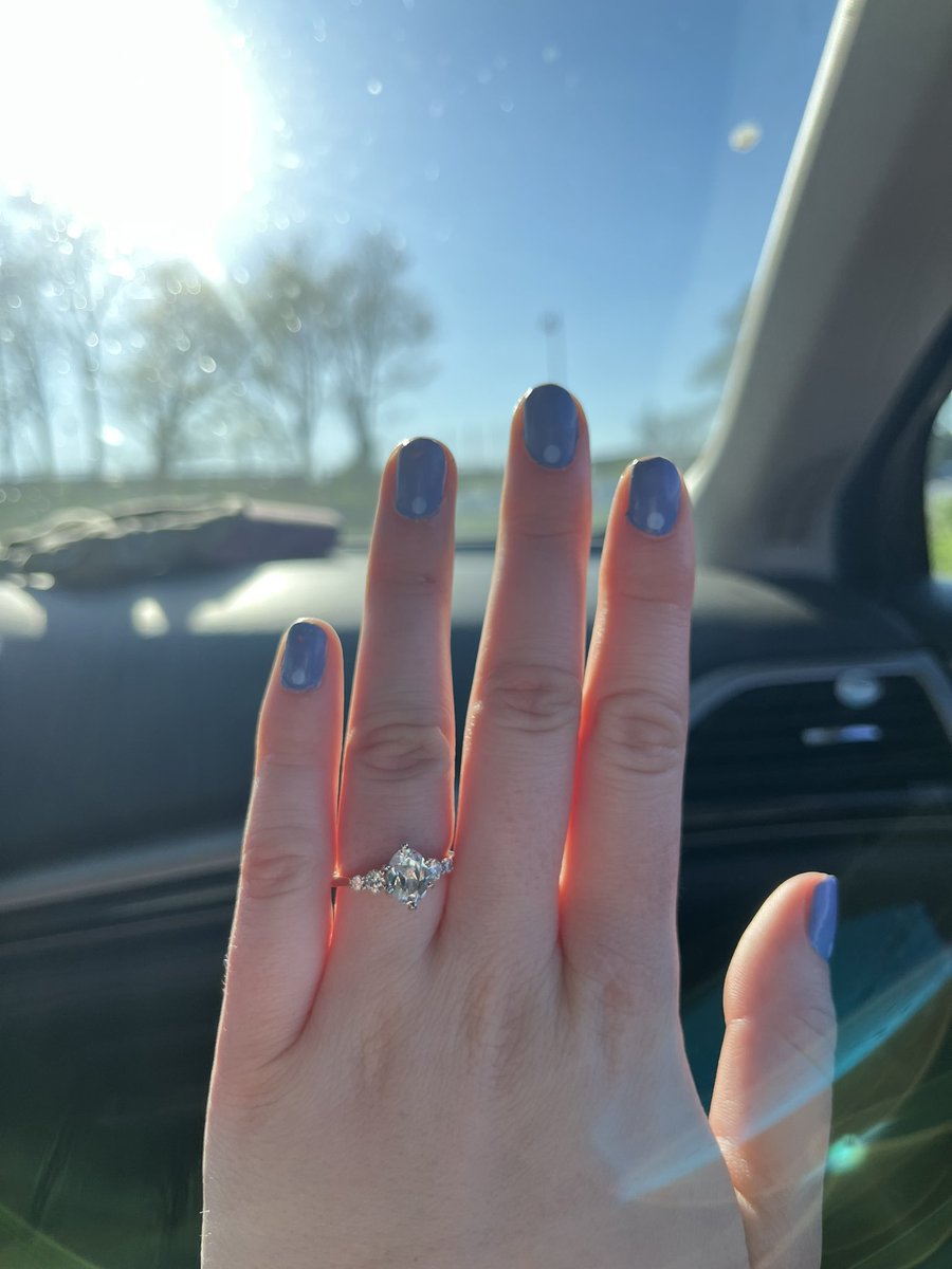 mediumtitenergy's tweet photo. I’m going to buy so much “hubby” &amp; “wifey” shit https://t.co/bFNapaduUs