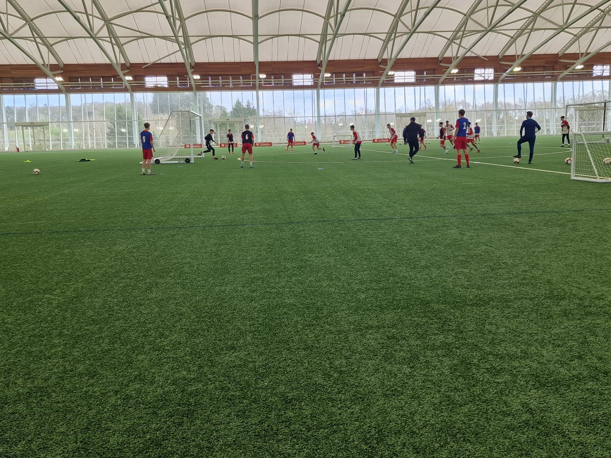 MalabiSagwati's tweet photo. Enjoyed my day of learning. Thank you @JimmyKhan131 for your support today on our AYA observation day as part of the Coach Development Group. Love how this course is delivered and the content 👌🏾. #coachdevelopment #alwayslearning #coachescpd #englanddna  @EnglandFootball https://t.co/xirFMk3NiQ