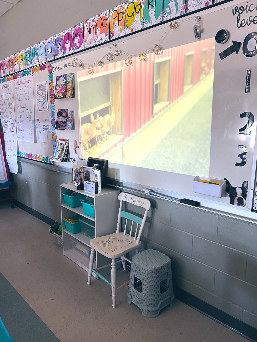 mspearson3's tweet photo. Working on our Great Canadian Farm tour, today we did a virtual tour of an Egg farm in British Columbia 🥚 https://t.co/2OwlEeKnJl