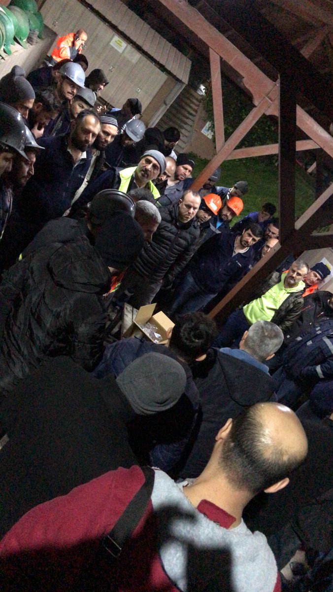 DolayFahrettin's tweet photo. Gübretaş ta kazanan işçi olacak bu şerefli mücadele ekmeğimiz içindir @RTErdogan @kilicdarogluk @meral_aksener @tahirbuyukakin @atvcomtr @FOXhaber @kocaelitvcomtr @ntv https://t.co/EcKCgGYC5A
