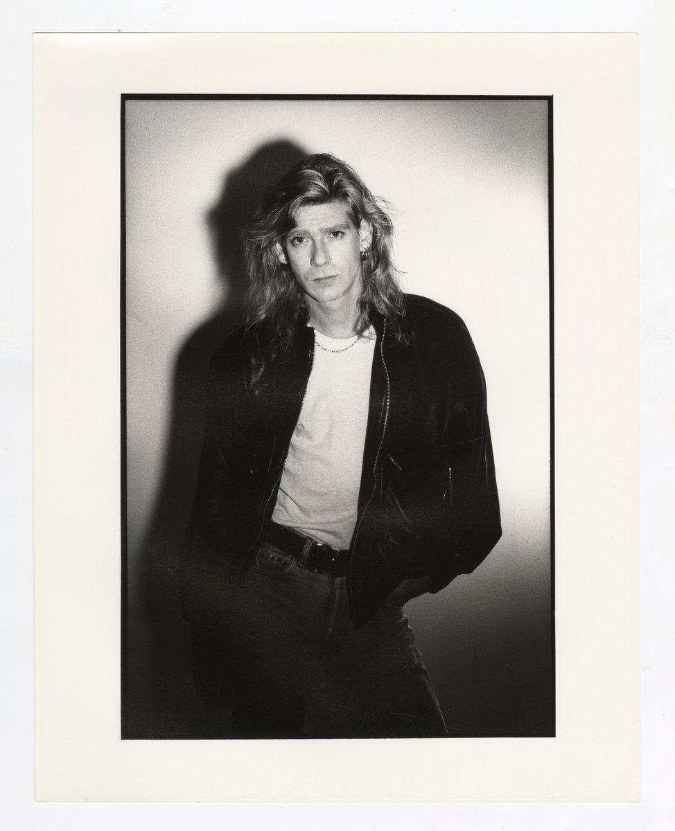 DefLeppard's tweet photo. Celebrating the life and legacy of the late Steve Clark on what would’ve been his 63rd birthday. 🙏 Steve left a permanent impact on Def Leppard and the world. Explore new Steve Clark photos + artifacts on https://t.co/CL997nLfF2.
📸: Ross Halfin https://t.co/Vtct3vaX8Q