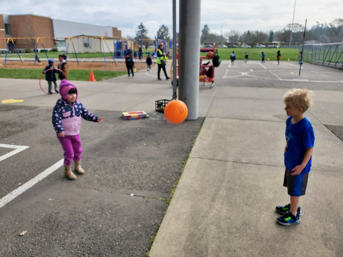 WitchHazeles's tweet photo. Witch Hazel kinders at play
#Wolfpack1 https://t.co/Tam0FwD9Py
