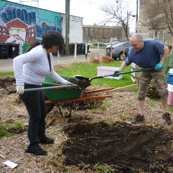 Shedding light on connectivity and racial equity for a post-pandemic setting: new <a href="/JAFSCD/">JAFSCD</a> article highlights ways to build #resilience &amp; #racialequity in #regionalfoodsystems. #chicagofoodsystems <a href="/LoyolaChicago/">Loyola University Chicago</a> Read for free: doi.org/10.5304/jafscd…
