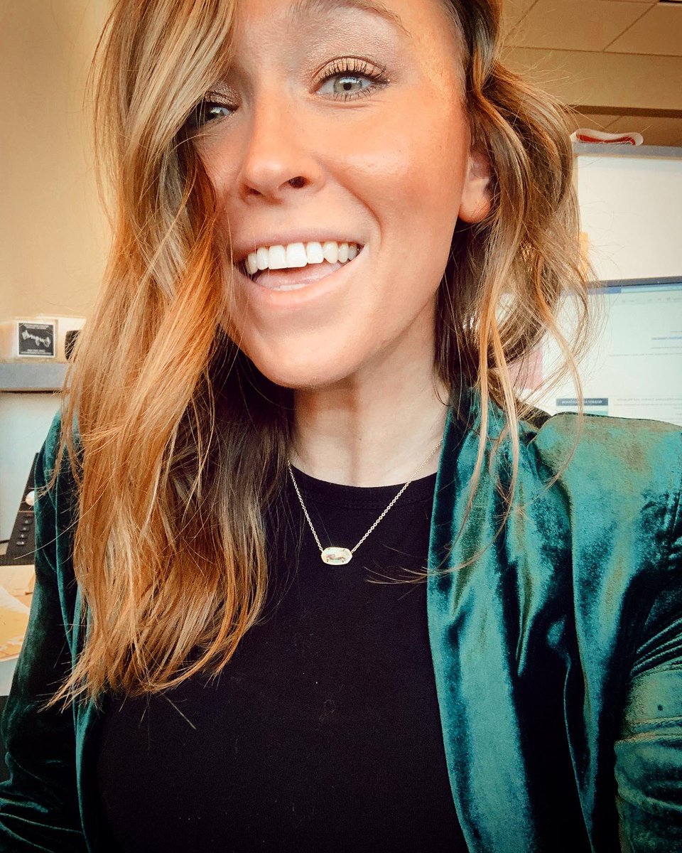 loraquelnelson's tweet photo. SHINE BRIGHT 💎
&amp; DO GOOD ✨
with @KendraScott 💛

This weekend 4/15 &amp; 4/16 find your new favorite pieces &amp; #MothersDay gifts at https://t.co/tR6xvxYQOm 

Use my @LLSusa code GIVEBACK-DWTYT at checkout to give 20% of your purchase back to life-saving blood cancer research! https://t.co/I1vxWE1ort