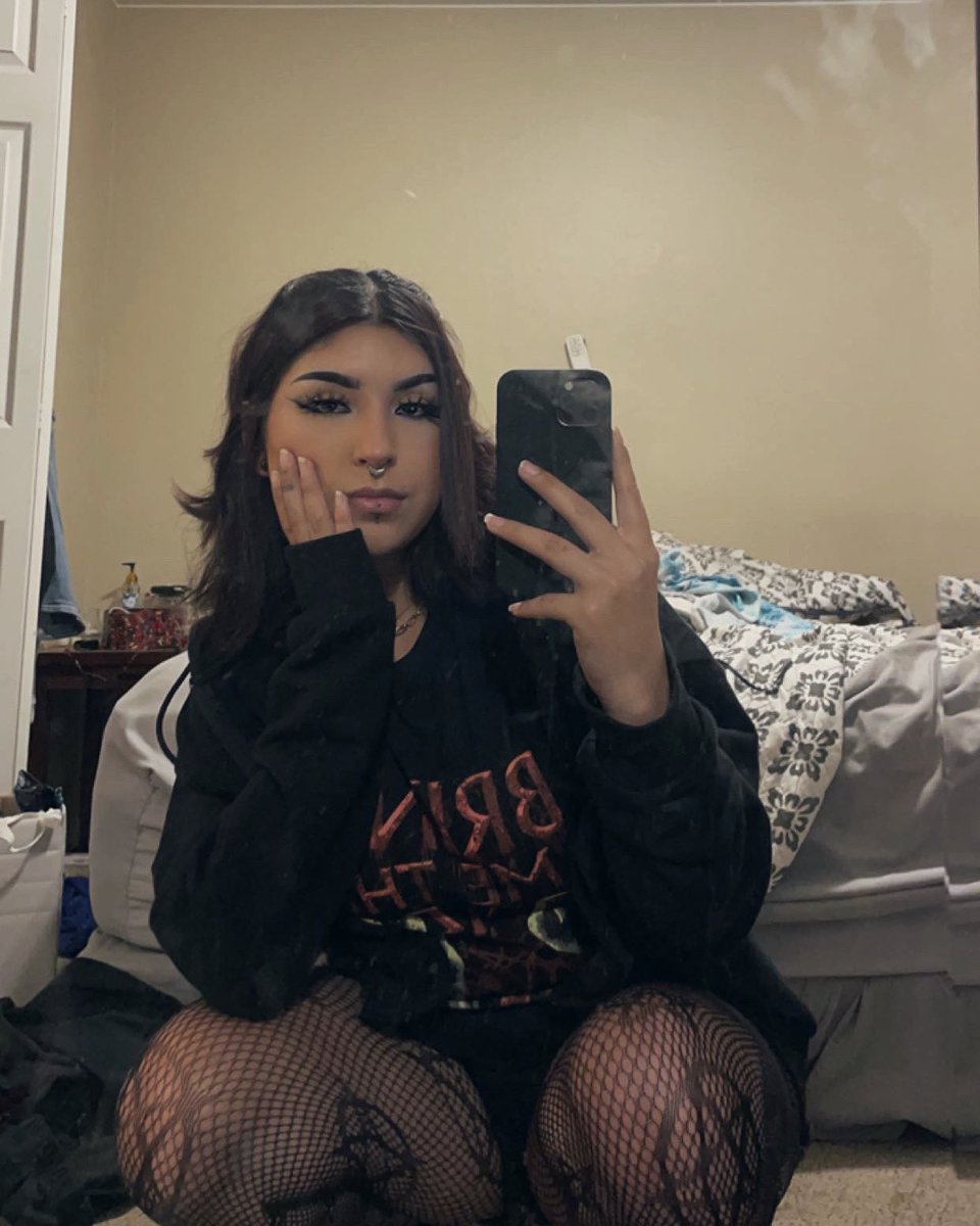 gothwashcloth's tweet photo. u will never b me https://t.co/jCAASoKvJF