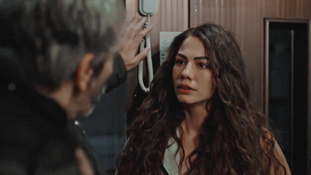 hourlydemet's tweet photo. Demet Özdemir as Farah Erşadi #DemetÖzdemir #AdımFarah #AdımFarahdizi #FarahErşadi https://t.co/qMEItyTqZi